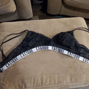 22/24 Cacique Black Bralette